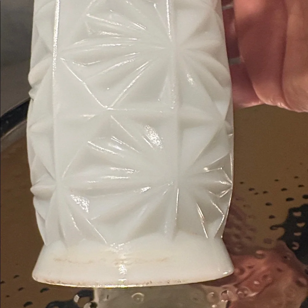 Elegant  Vase Vintage Hazel Atlas Milk Glass Starburst Pattern Ruffle Edge